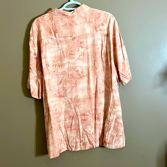 Vintage rayon vacation Hawaiian style shirt. B6 - Picture 5 of 5